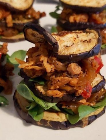 Montaditos de carne mechada