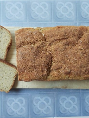 Pa amb quinoa i llentia vermella